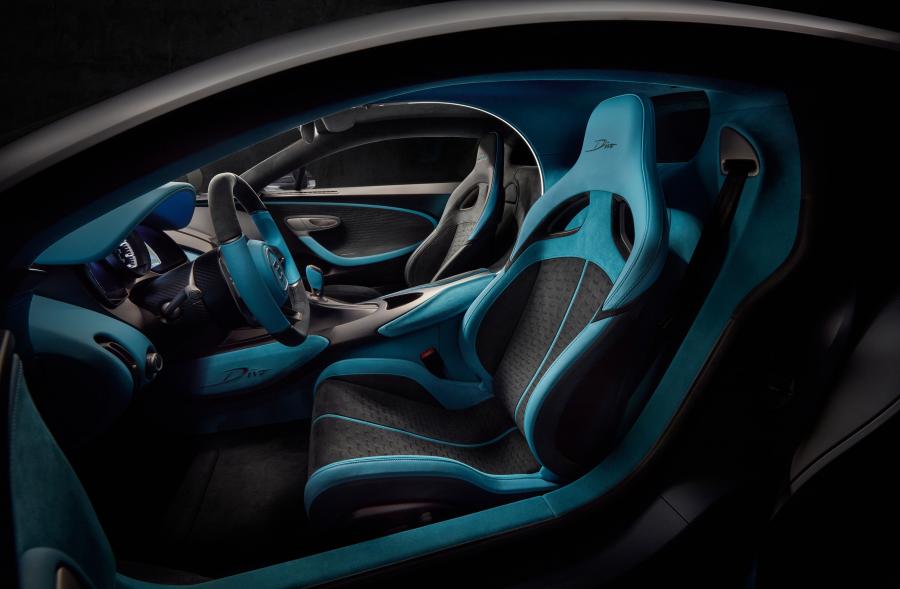 Интерьер Bugatti Divo 2018 года  (фото 13 из 46)